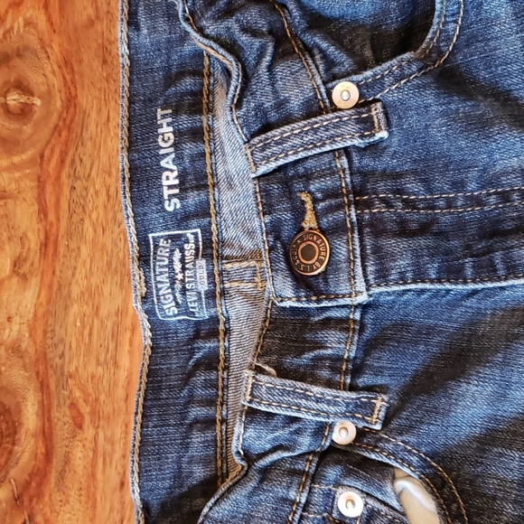 Levi Signature Gold boys jeans. Size Reg 16 straight leg. - Picture 2 of 5